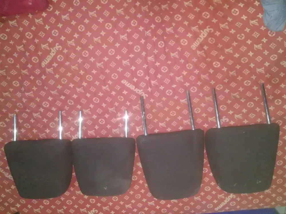 Headrest ex mobil Suzuki Karimun