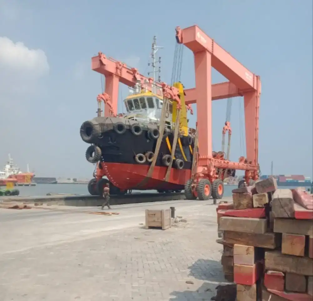 Di jual Tugboat & tongkang 250 feet tahun 2004 - 2014