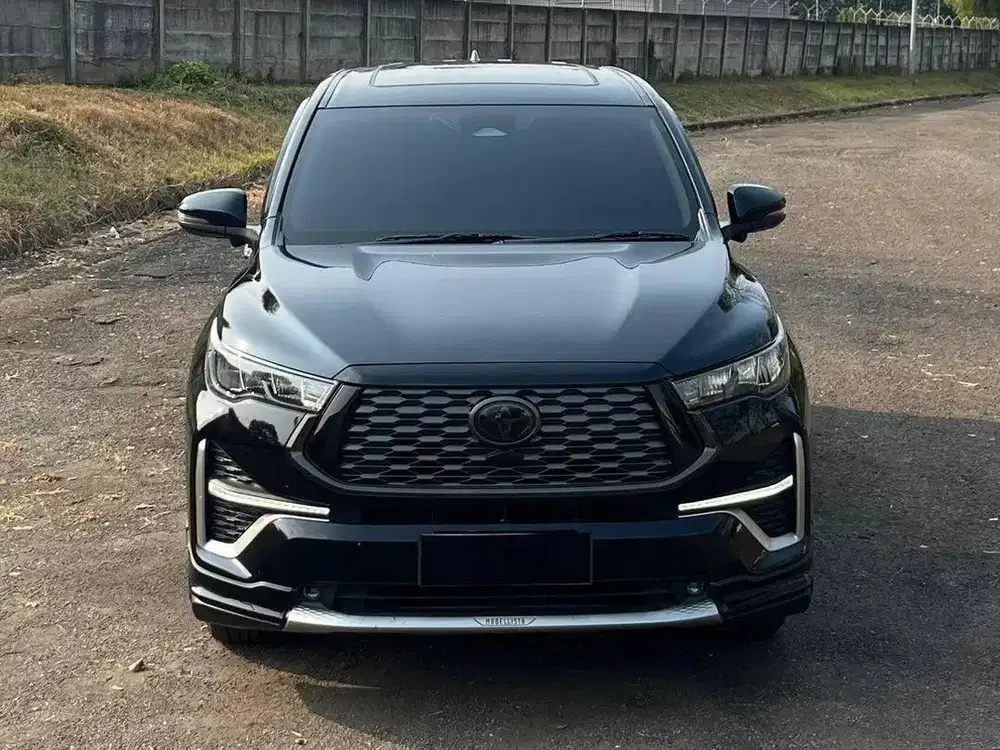 INNOVA ZENIX Q HYBRID MODELISTA MATIC AT 2025