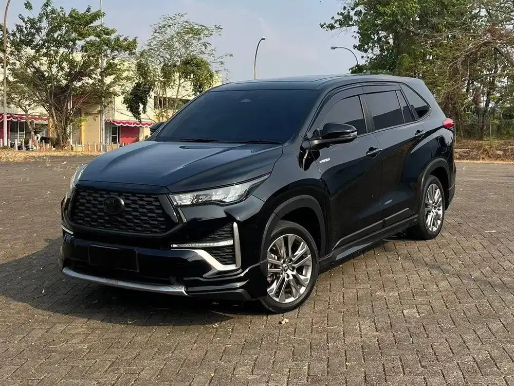INNOVA ZENIX Q HYBRID MODELISTA MATIC AT 2025