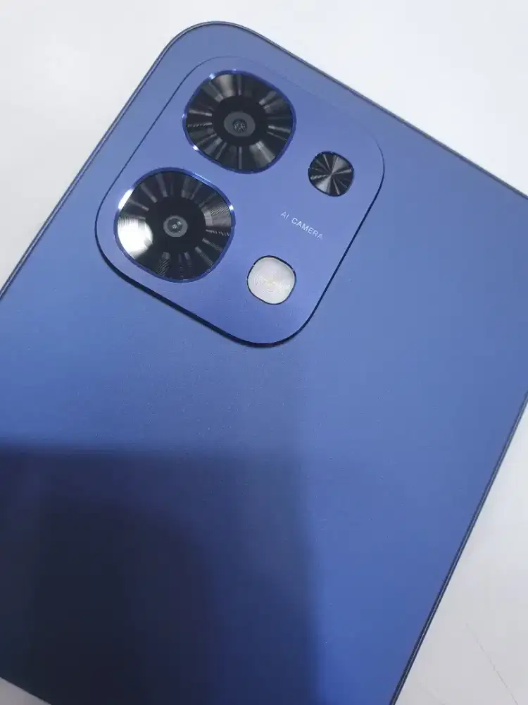 Oppo A6 pro (like new)