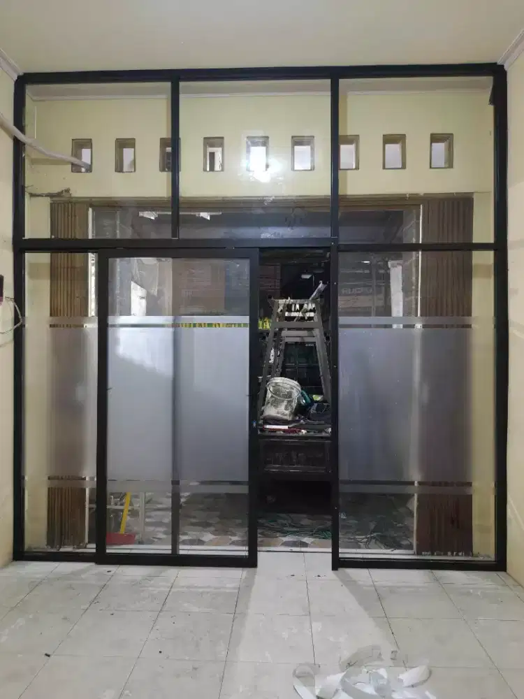 pintu kaca aluminium dan sekat ruang kaca aluminium harga terjangkau