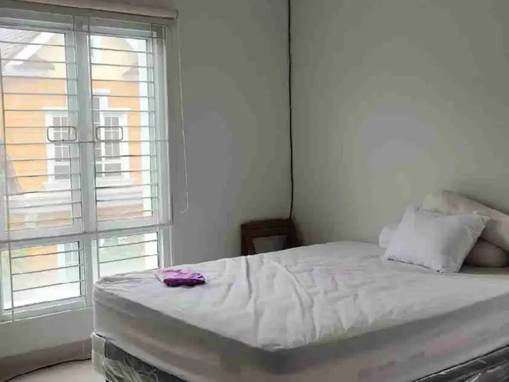 Disewakan Rumah 3 lantai Omaha Village Gading Serpong