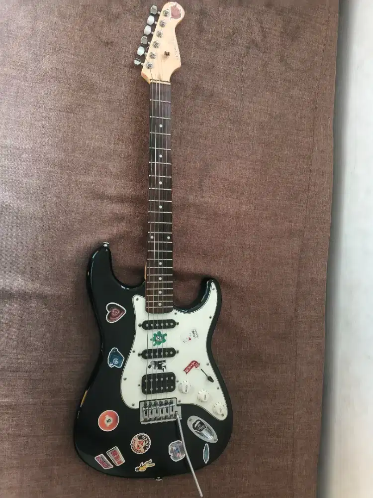 Gitar elektrik Fena