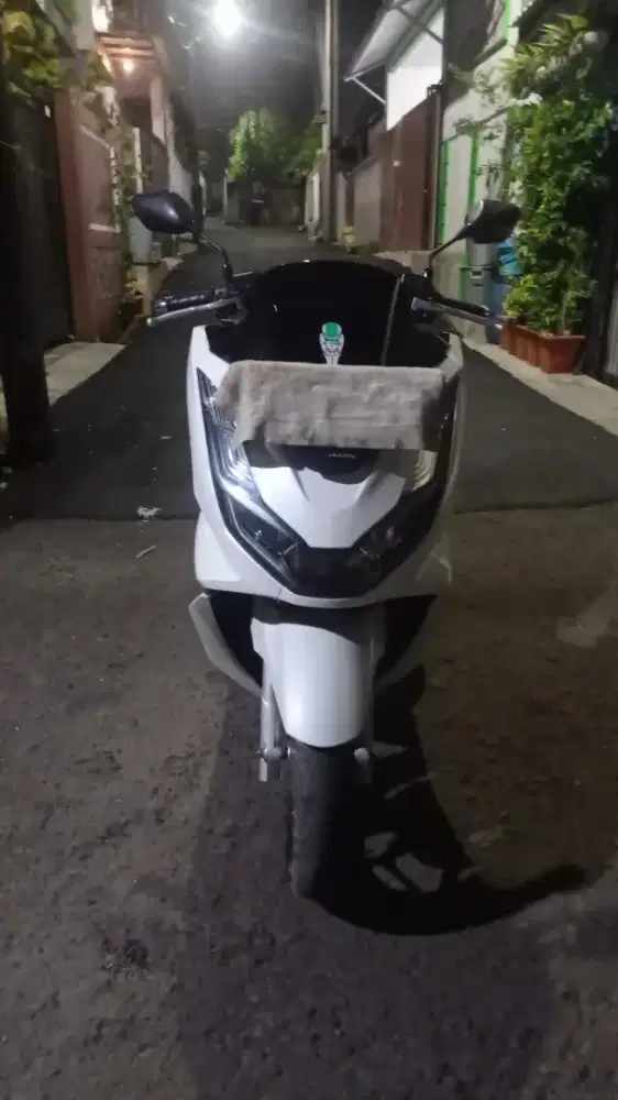 Dijual motor honda PCX tahun 2024.