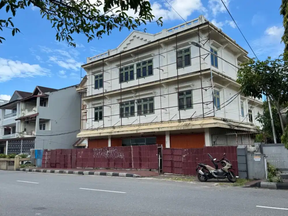 Gedung 3,5 Lantai Agus Salim Pontianak Dekat Ayani dan Gajahmada