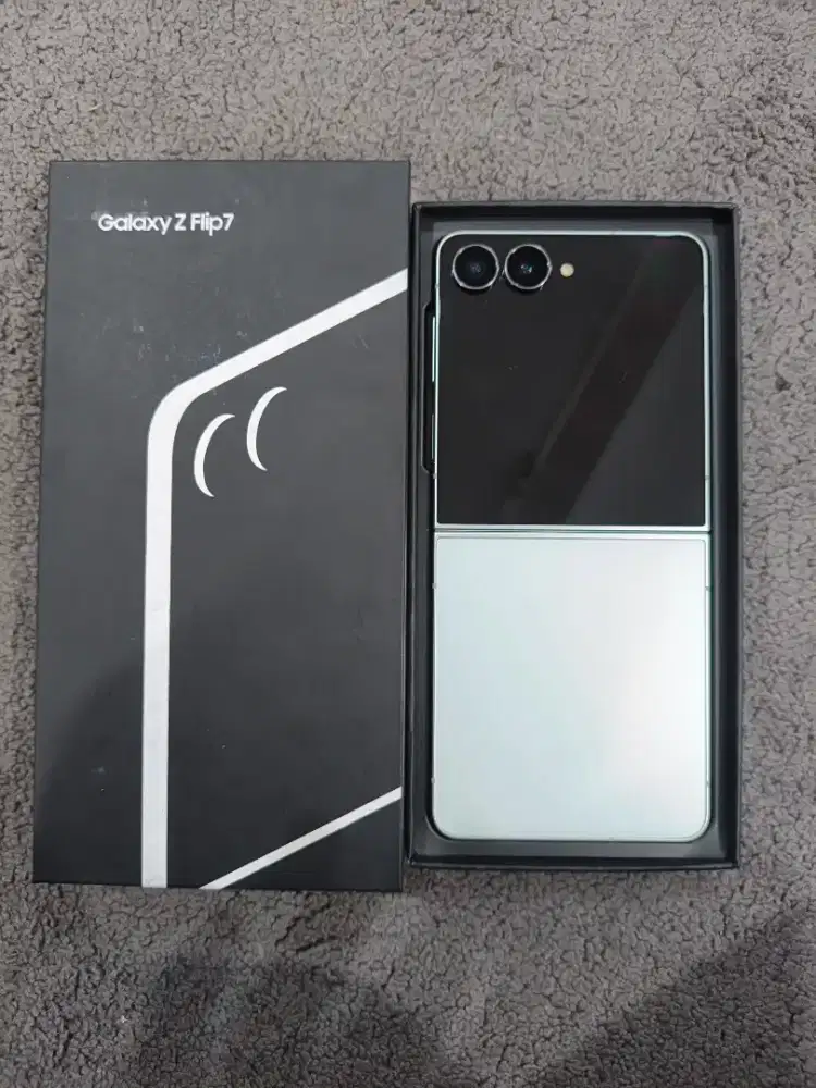 Samsung z flip 7 12/512 fullset