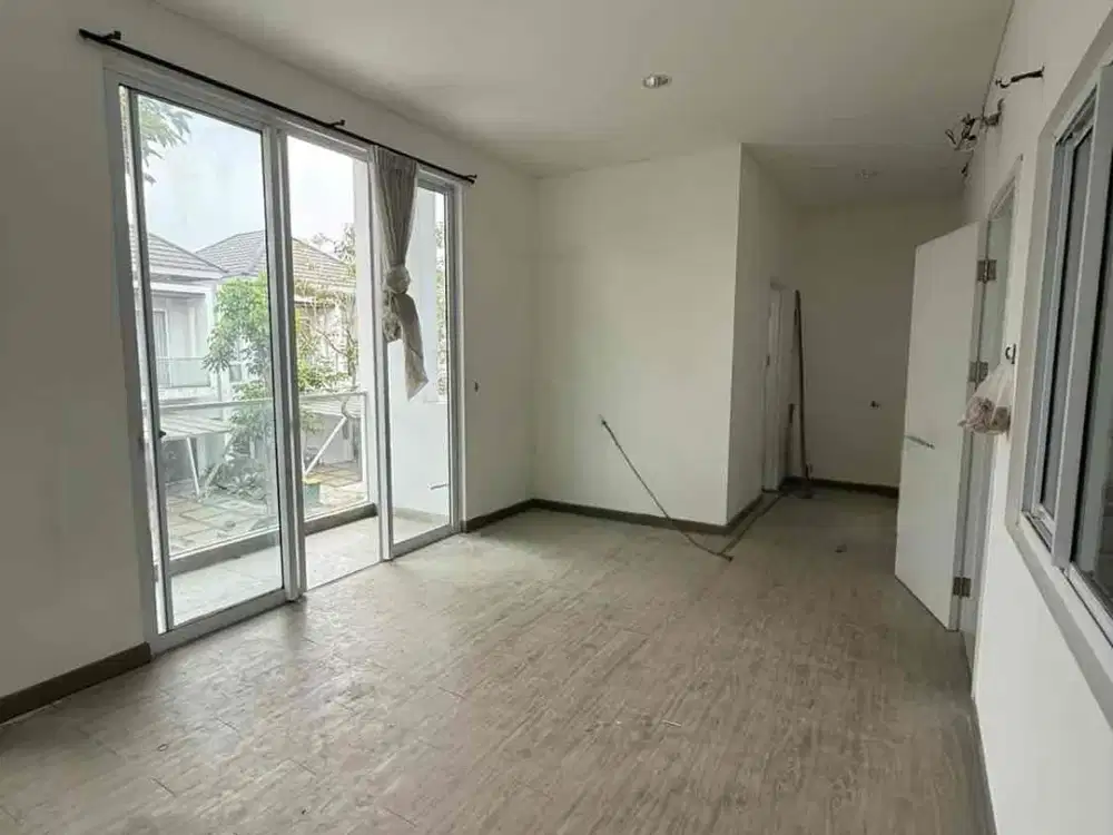 Rumah 2 Lantai Luas 120 Meter The Riviera Puri Dekat Tol