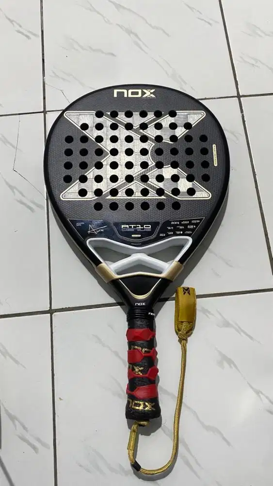 Raket Padel Nox AT 10 18K 2026