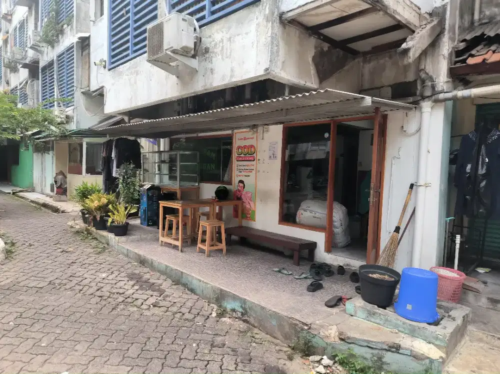 asisten rumah makan