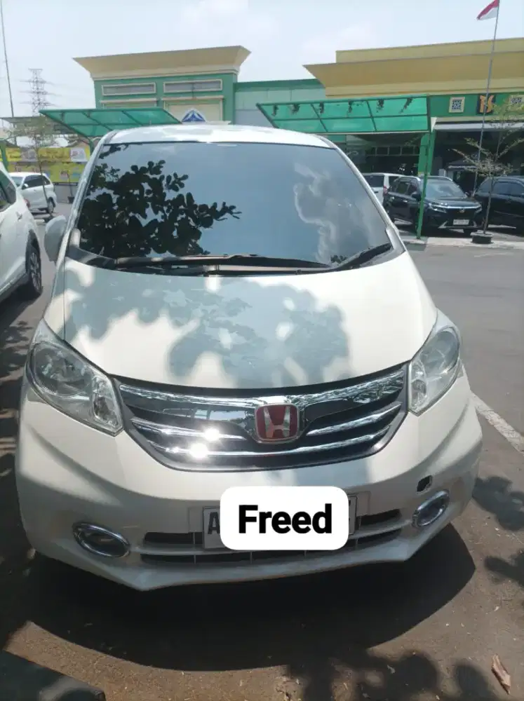 Jual Honda Freed E PSD AT 2012