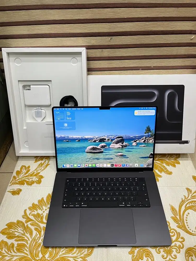 Macbook Pro 16 inch M5 Max 36GB 2TB Second Fullset Original