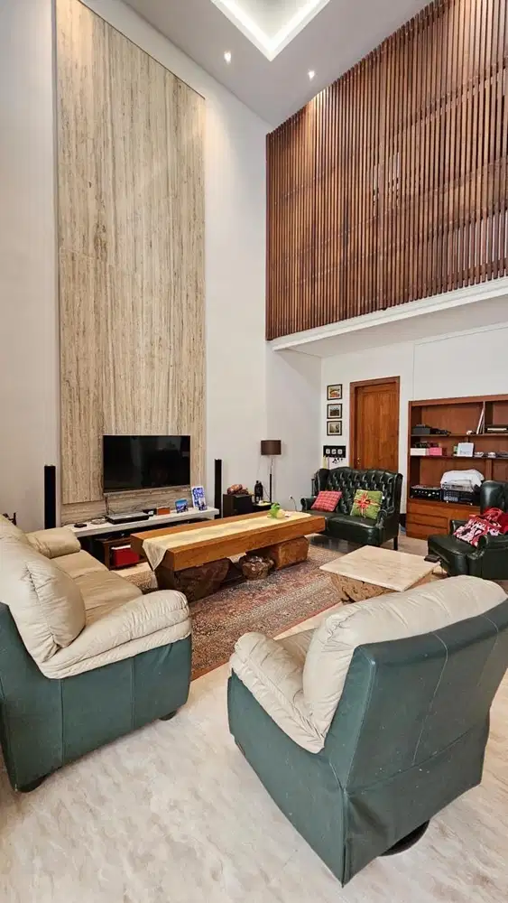 DIJUAL MURAH RUMAH MEWAH GRAHA FAMILI FULL MARMER BLOK FAVORITE!