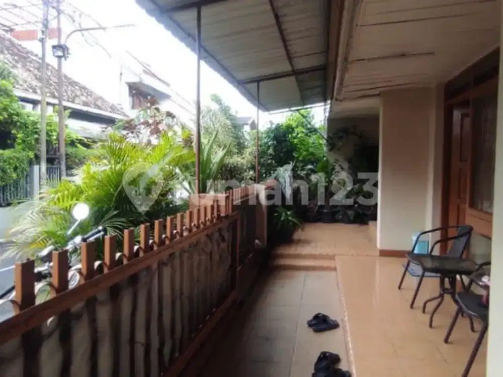 Dijual Rumah Lama Terawat Di Sayap Riau Bandung