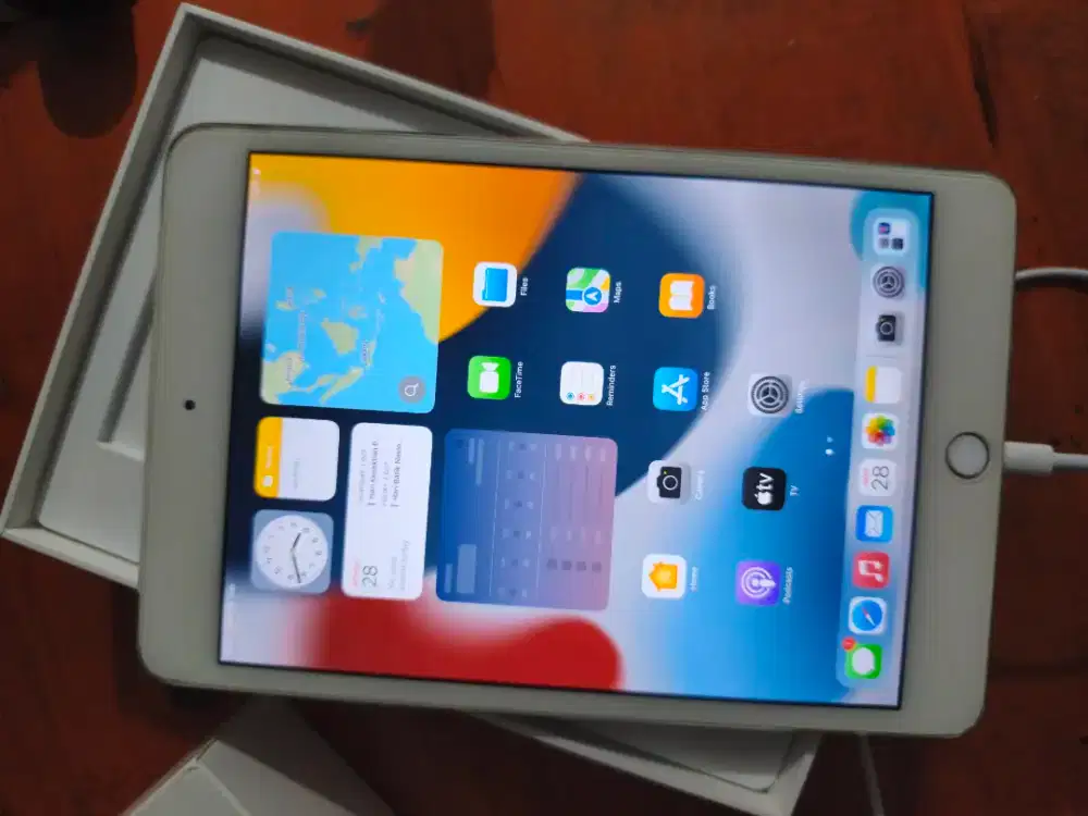 ipad mini 4 terawat 128GB bisa SimCard