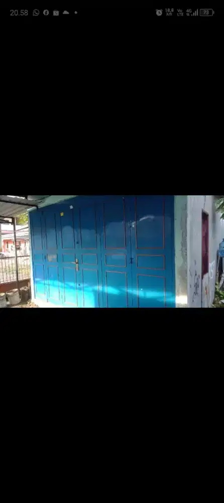 Pintu utk usaha atau toko