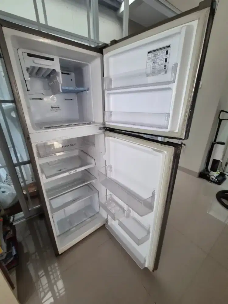 Lemari Es Samsung Inverter(Bekas)