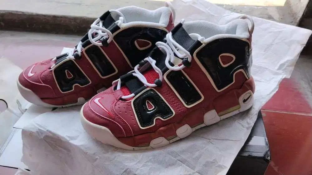 Sepatu Merah Nike Uptempo 96 Bulls Sepatu Basket