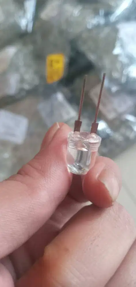 Paket 10 Bungkus Lampu LED 2 Pin 10mm Putih Bening Total 2500 Pcs
