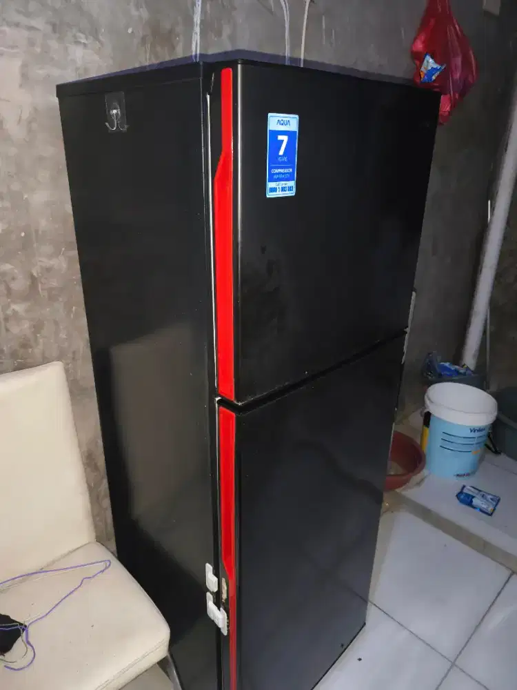 Dijual cepat kulkas 2 pintu