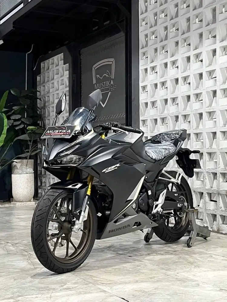 Terbatas!!Honda CBR 150 th 2024 - Ayu Mustika