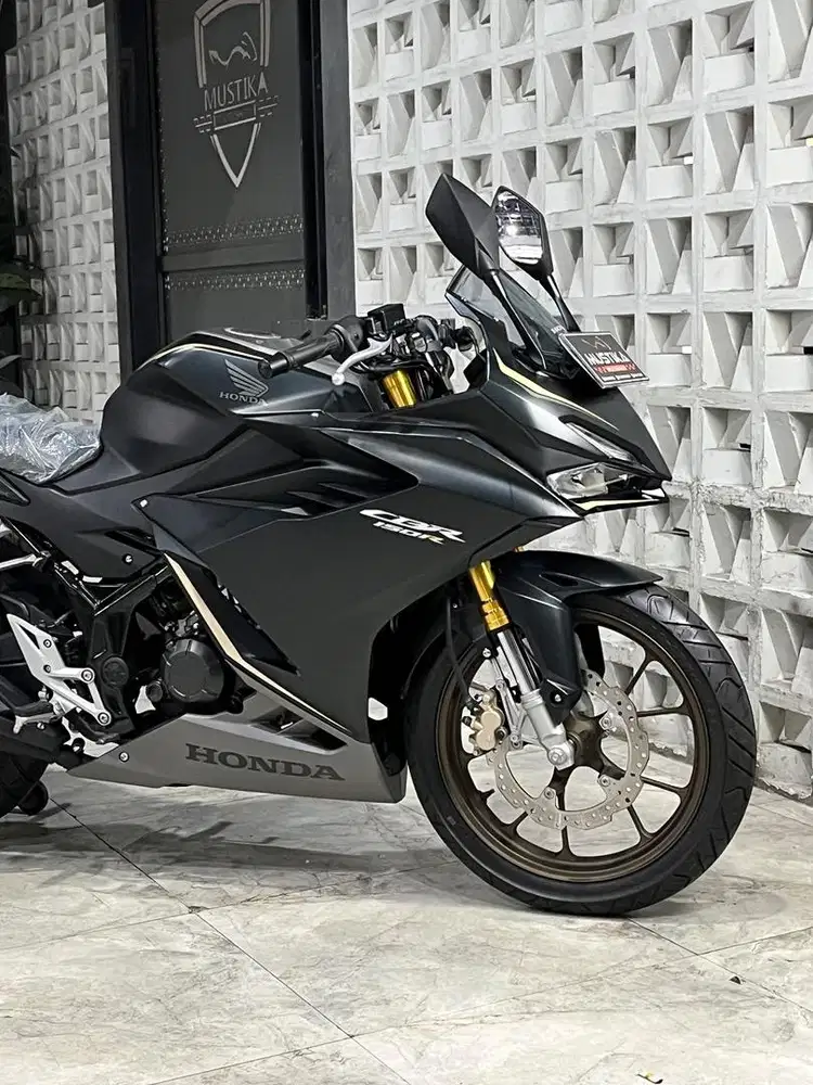 Odo 1rb !!Honda CBR 150 th 2024 - Ayu Mustika