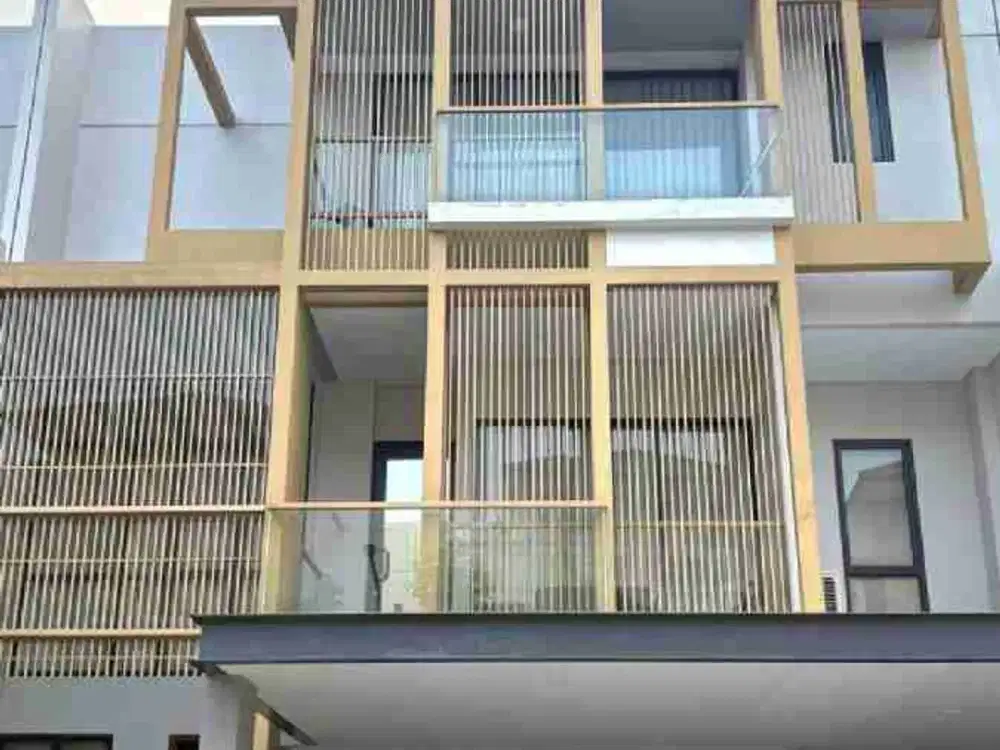 Dijual / Disewa Rumah 3 Lantai Semi Furnish di Eonna Aera BSD
