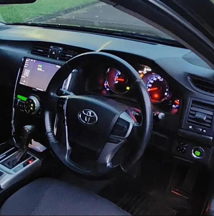 Toyota Mark X 2012