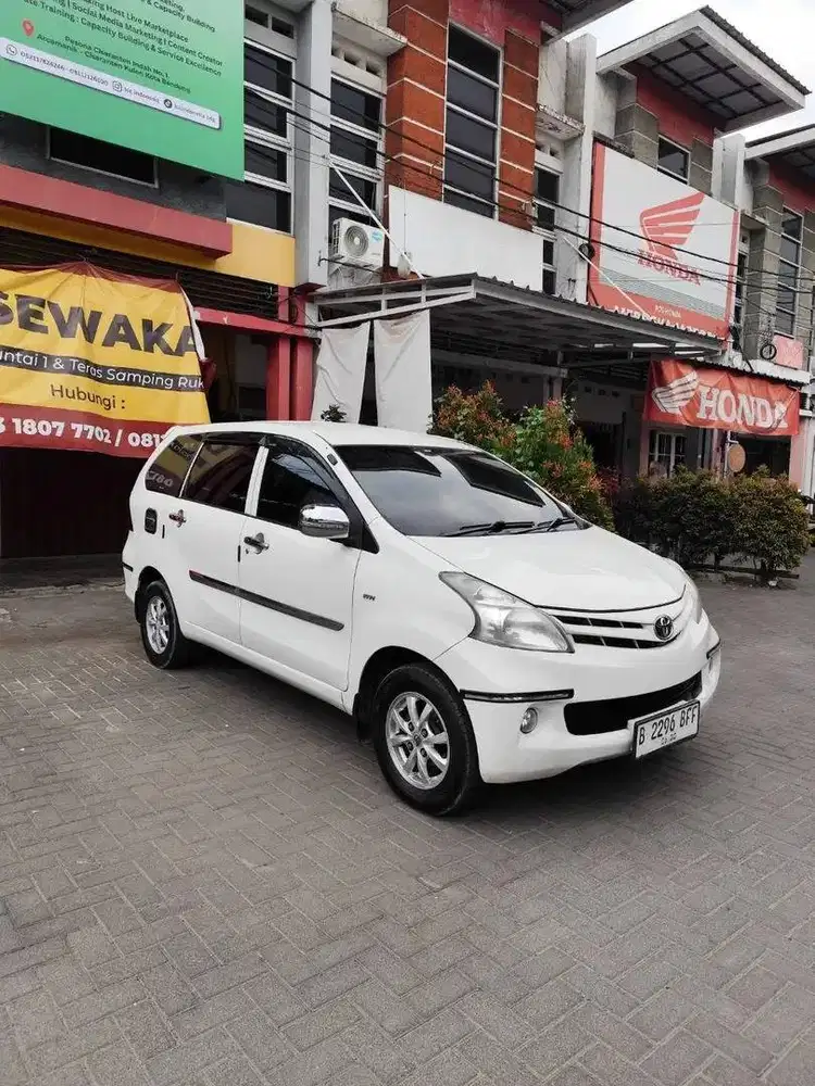 Toyota Avanza 1.3 E Ugrade G Matic 2015