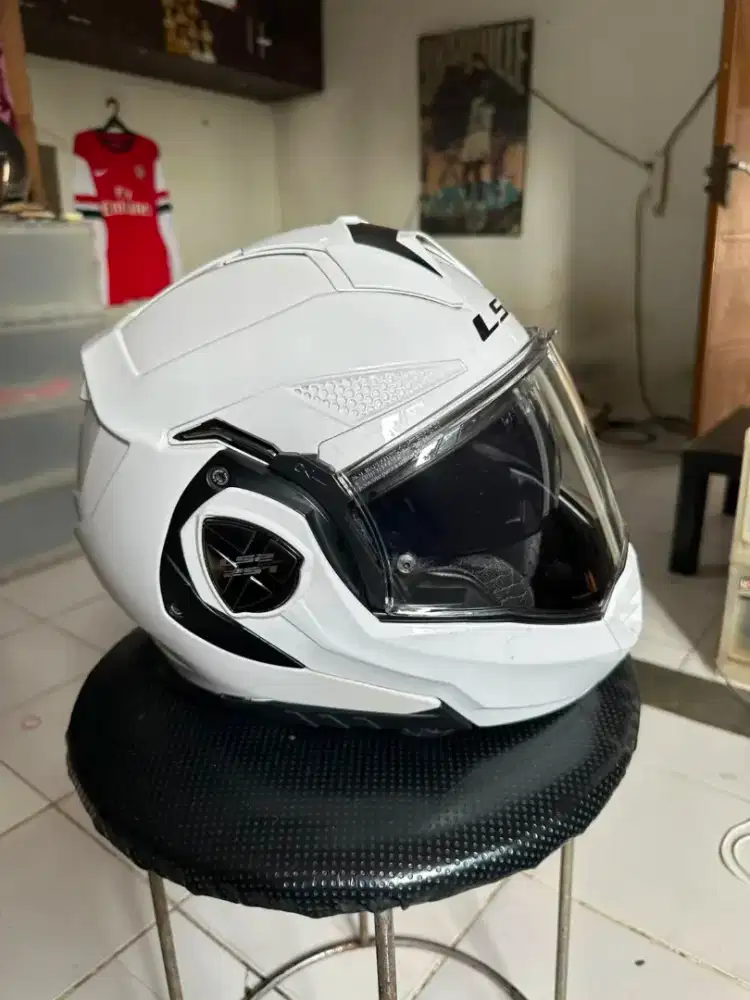 Helm ls2 ukuran xxl