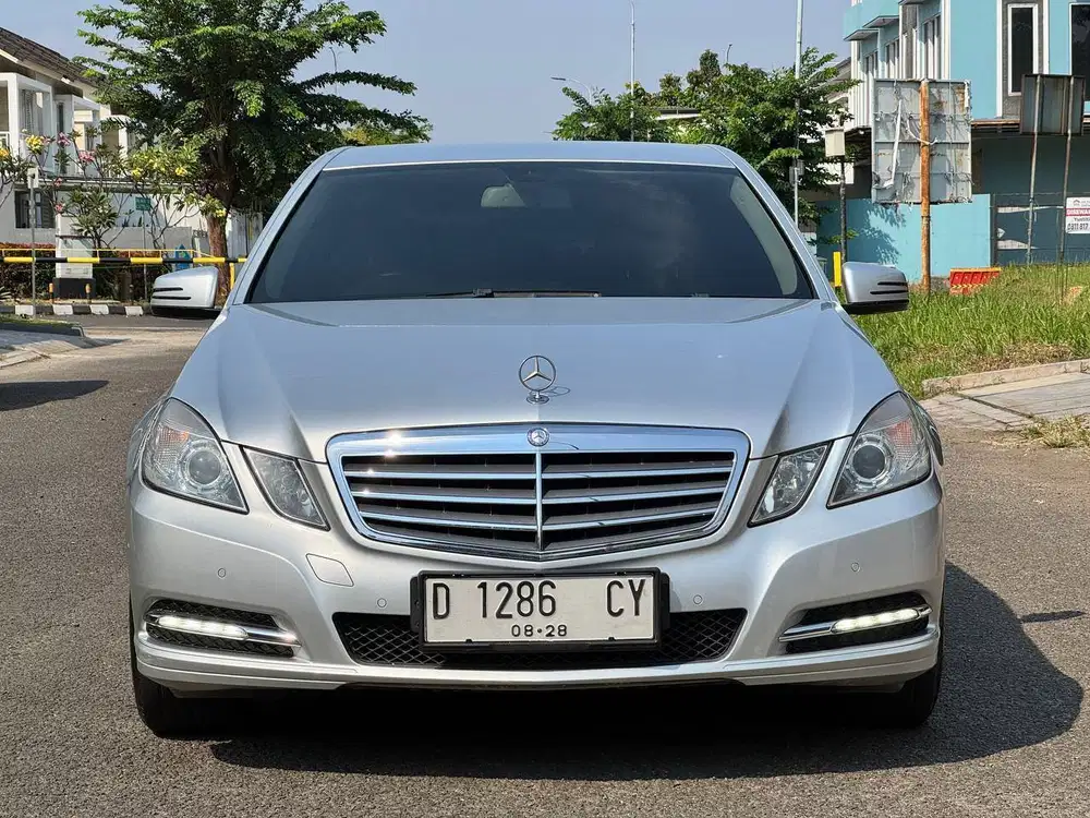 Mercedes Benz E250 CGI AT 2012