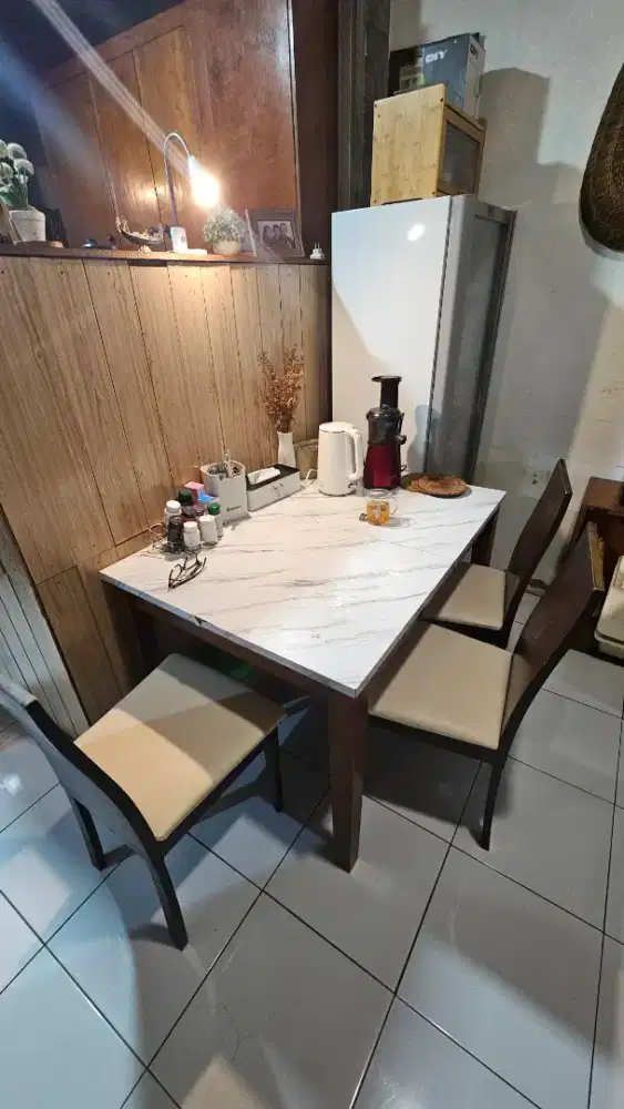 Set Dining Table (meja makan)  kondisi 70%