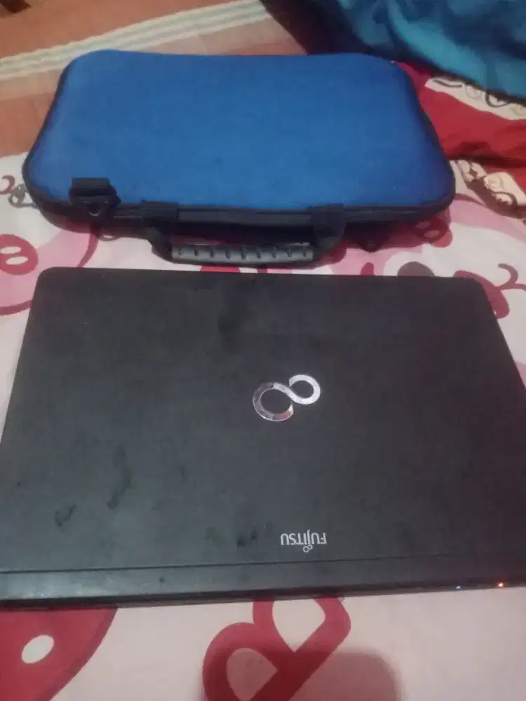 Lifebook pujitsu i5 sh772