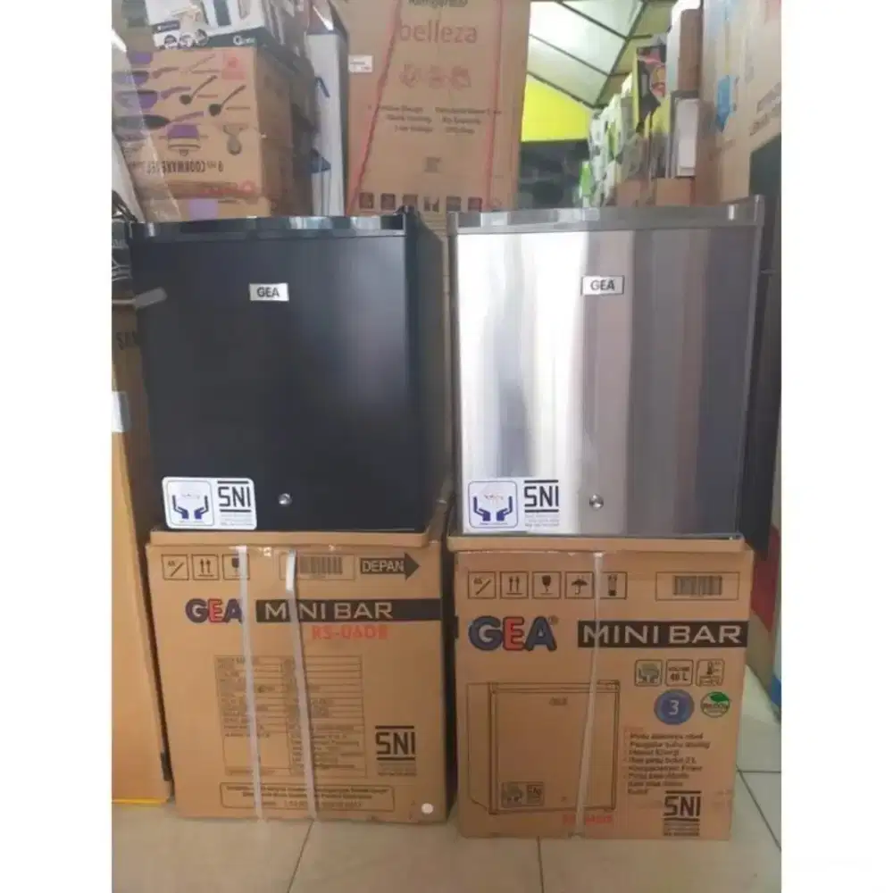 Kulkas Mini Merk Gea - WARNA SILVER