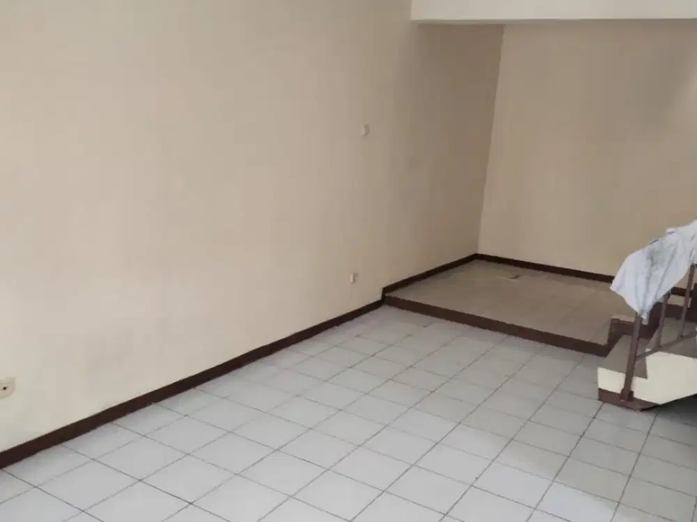 Disewakan rumah siap huni 2 lantai di golden palm residence