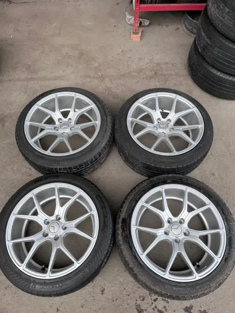Vorsteiner ring 18x8-9 pcd 5x112 ET 40 ban 225/45 R18. Mercy xpander