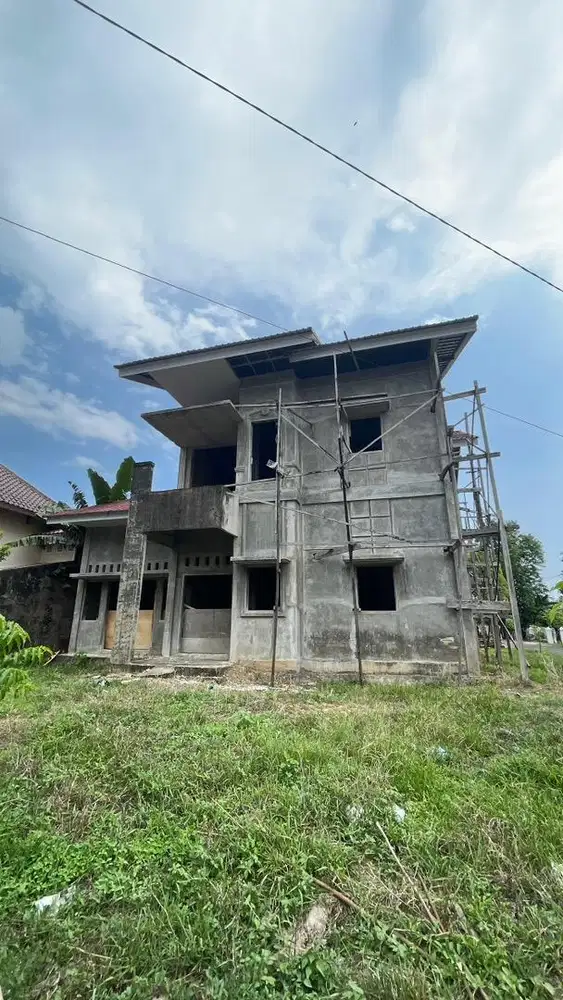 Dijual Rumah Proses Bangun 80% Beserta Tanah
