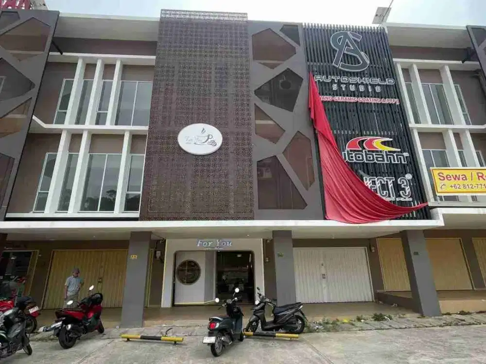 Dijual Ruko 3 Lantai Full Renovasi di Goldensand, Tiban