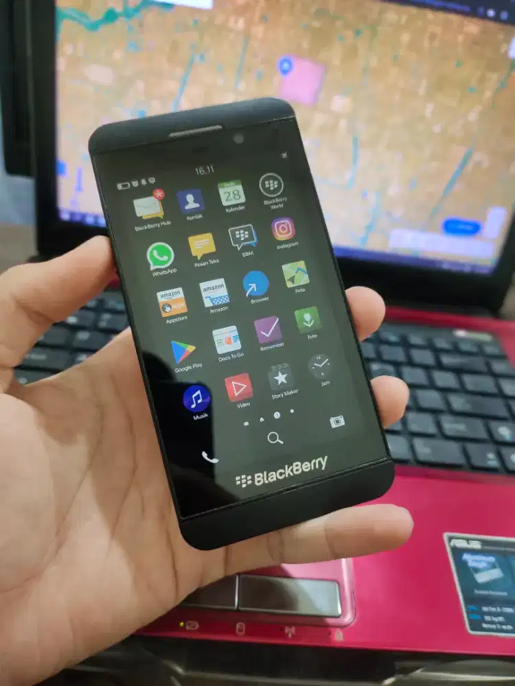 Blackberry Z10 second bekas