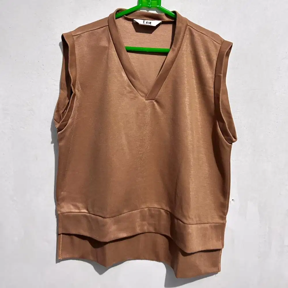 Vest Basic Mocca
