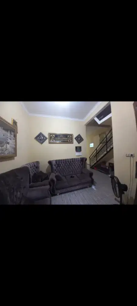 Rumah di jual pinggir jalan