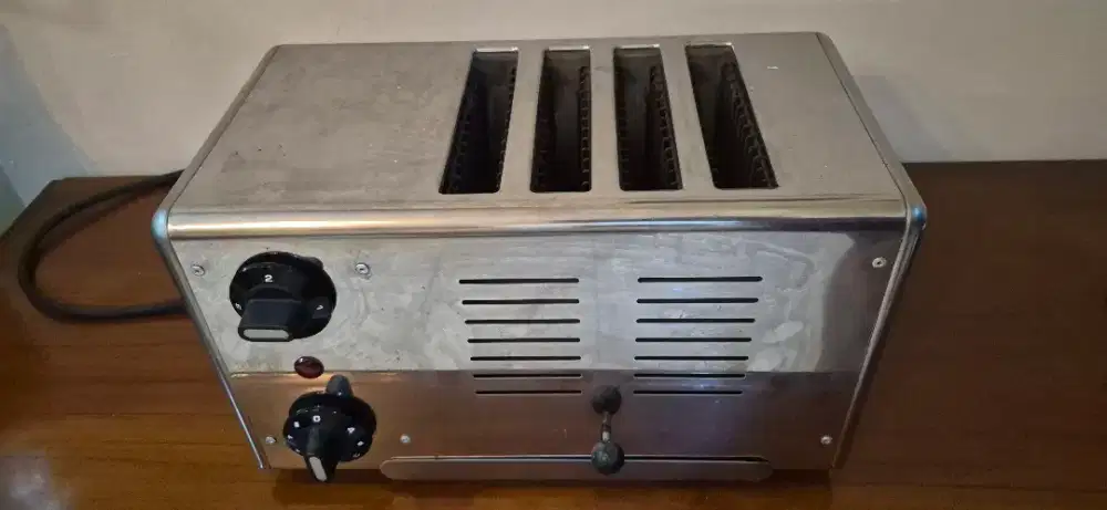 Toaster Pemanggang Roti Rowlett Rutland 4slot