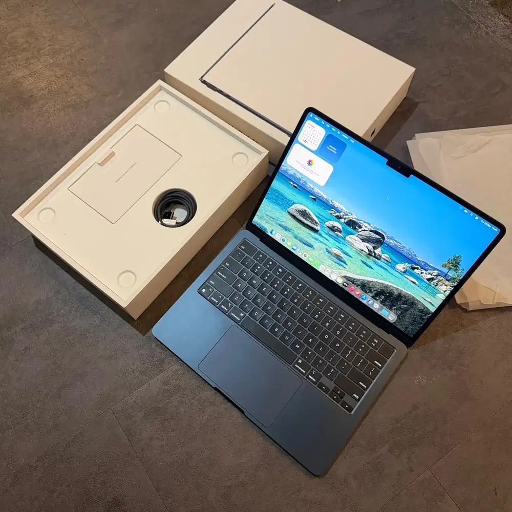 (iBox) Macbook Air M2 13 inch 16/256 Midnight Garansi 1 Tahun Fullset