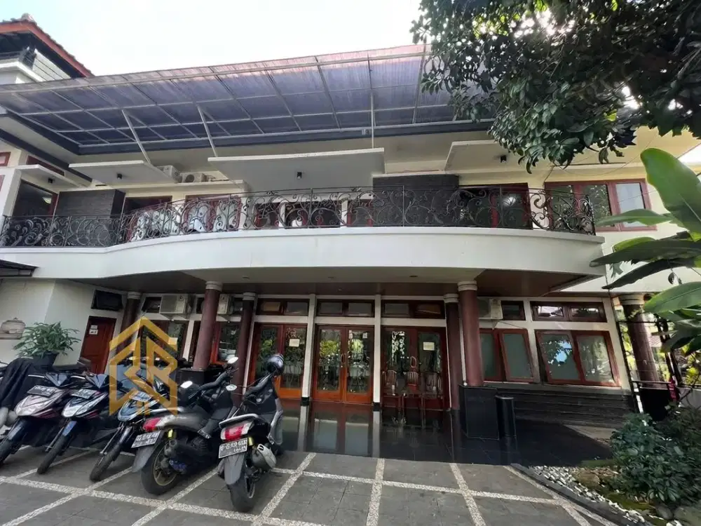 RUMAH MEWAH DI CISITU DAGO COBLONG BANDUNG Akses Mudah Harga Nego