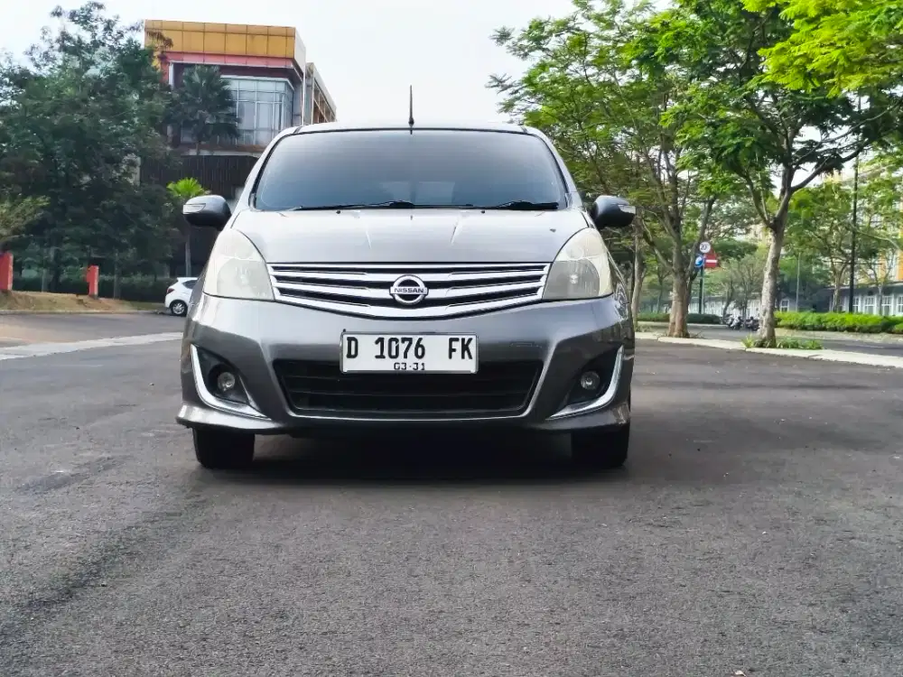 GRAND LIVINA XV AT 2013 GREY