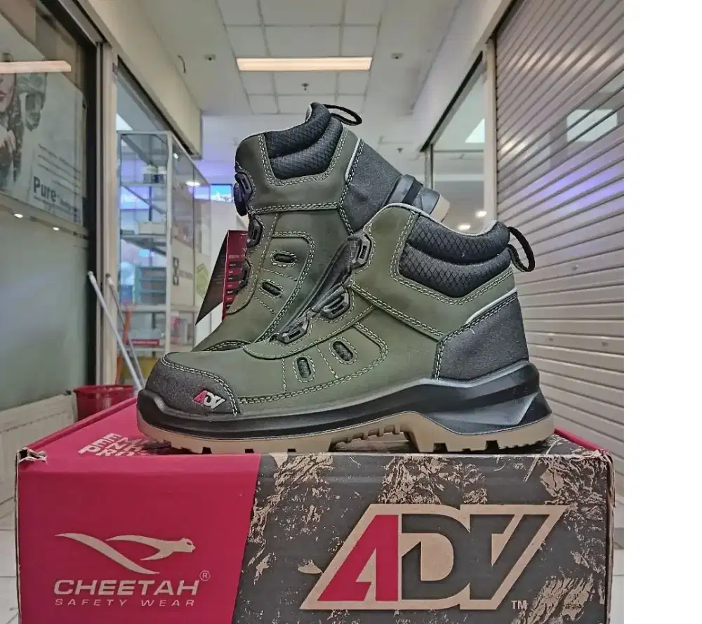 SEPATU SAFETY CHEETAH JUBATUS FOREST ADV 100% ORI , ukuran 41