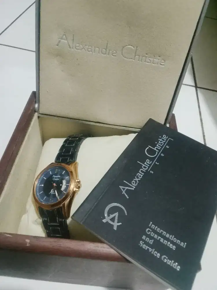 Dijual jam Alexandria christie Biru