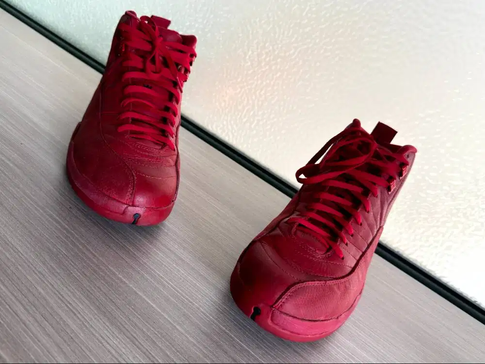 Sepatu Sneakers Air Jordan 12 Retro Gym Red / All Red