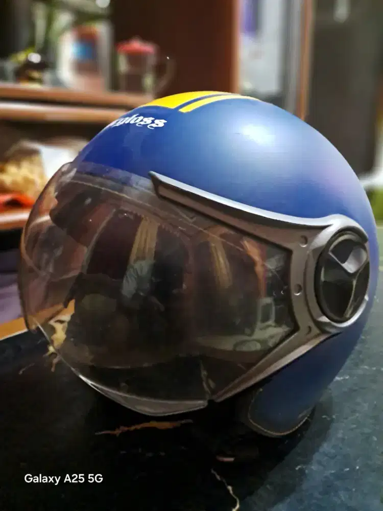 Helm cargloss biru