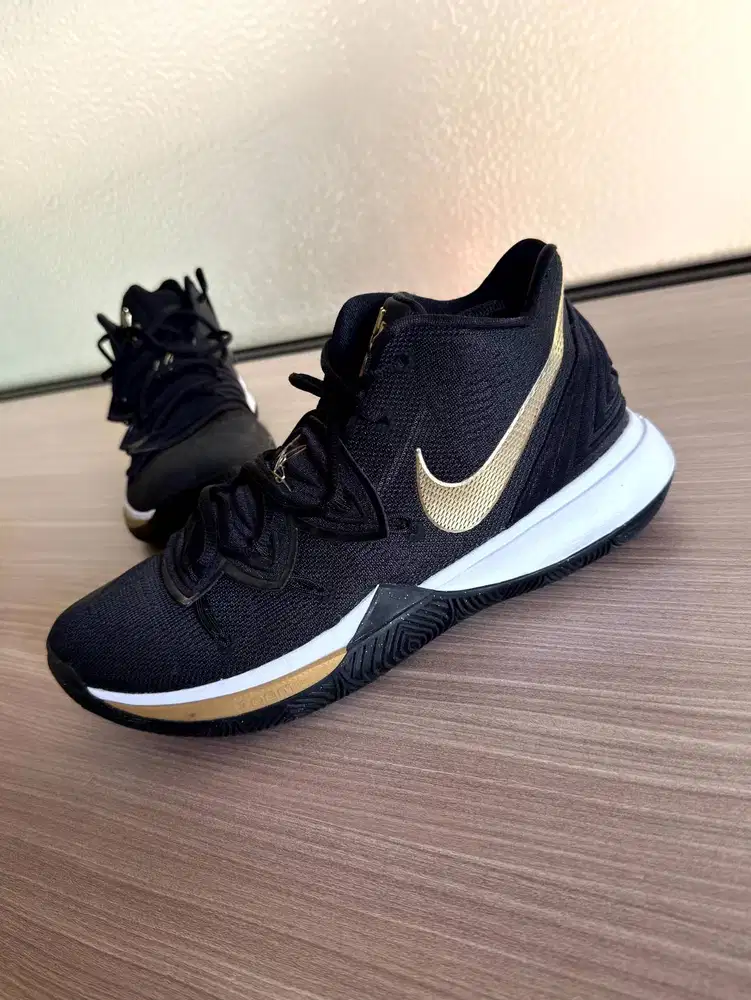 Sepatu Basket Nike Kyrie 5 Black Gold / Sneakers Basketball